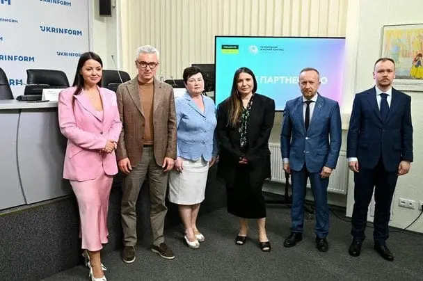 Українські жінки прагнуть до більшої фінансової грамотності і відкриття свого бізнесу - дані опитування