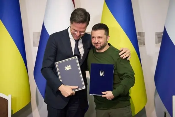 Зеленський і генсек НАТО обговорили збільшення далекобійності ЗСУ