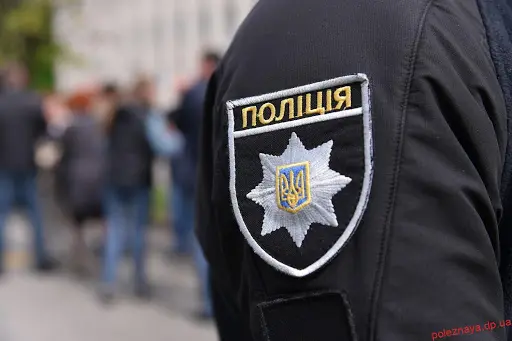 Поліція розслідує обставини падіння чоловіка з вікна будівлі ТЦК у Харківській області