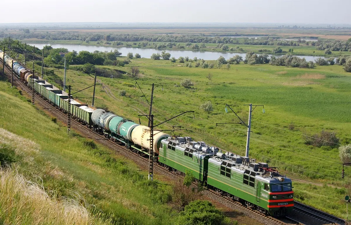 В Запорожской области ГУР и партизаны дважды подорвали железную дорогу оккупантов – видео