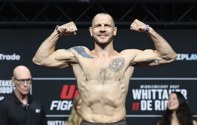 Боєць-зрадник з України програв другий поспіль бій нокаутом у UFC під прапором Росії