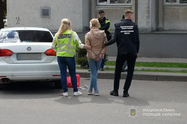 На Сумщини жінка намагалась продати немовля за 30 тисяч доларів: як її покарали (фото)