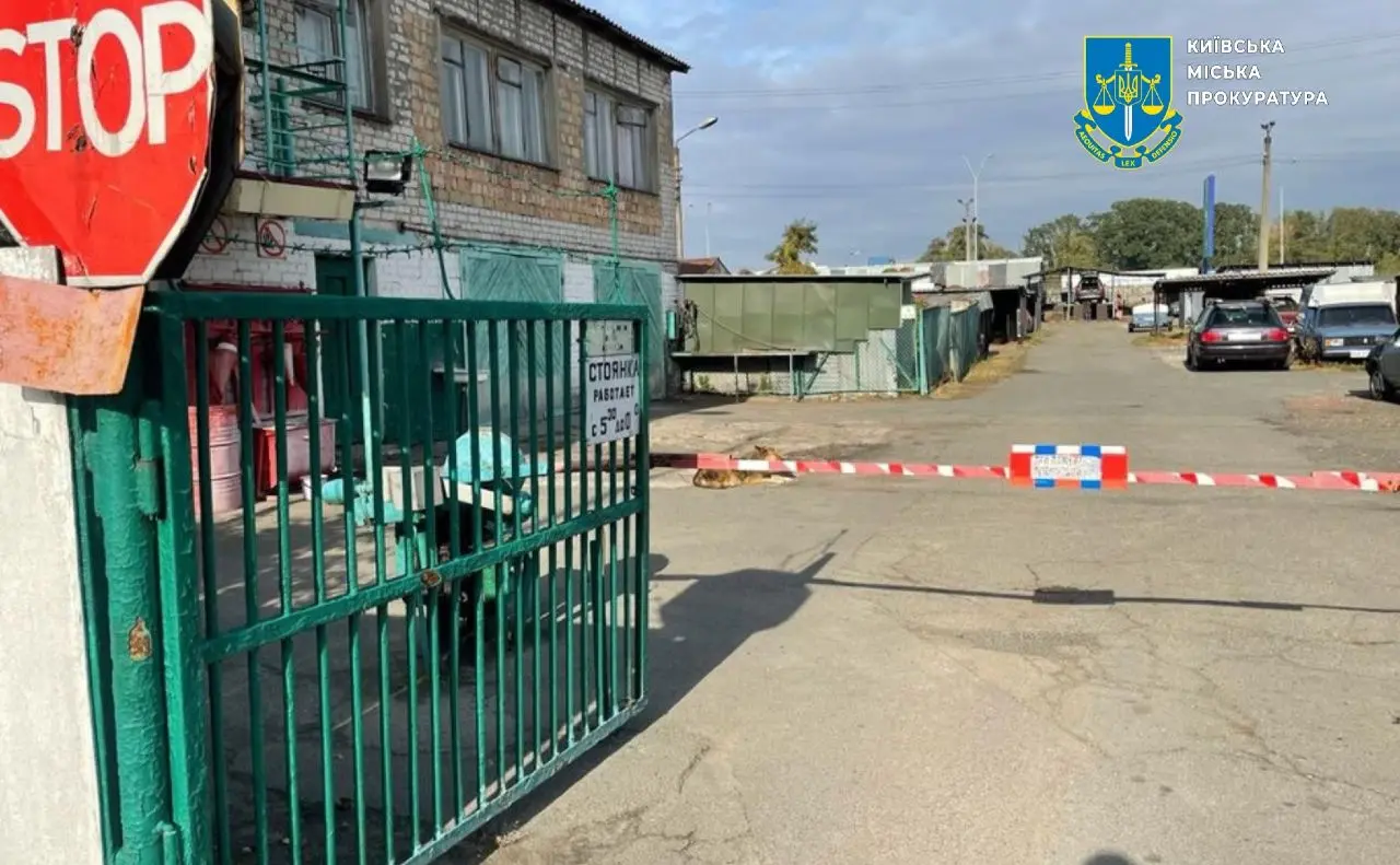 Автокооператив на Троєщині намагався відсудити у міста три гектари землі