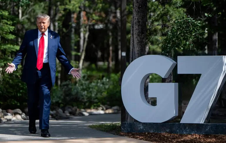 Трамп пояснив, чому не поспішає карати Путіна санкціями