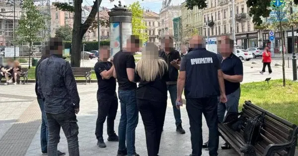Ексвикладач зі Львова за 18 тис. доларів організовував псевдодипломатичну службу для ухилянтів