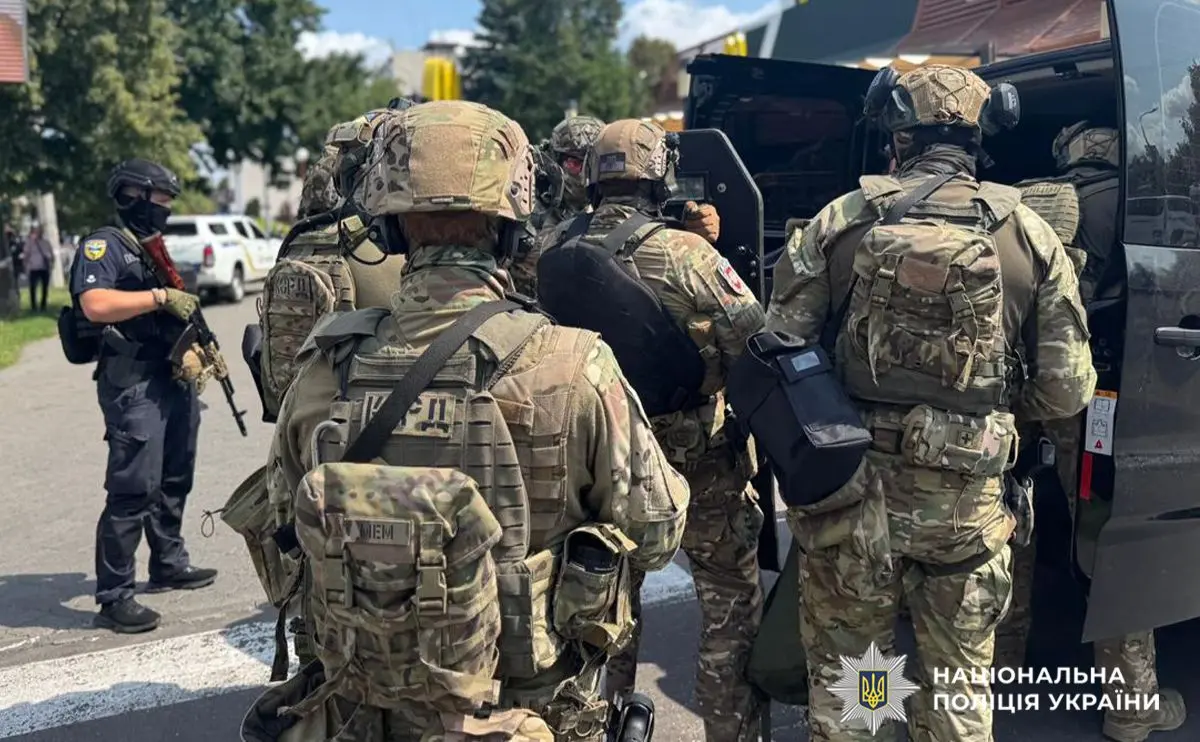 Чоловіку, який влаштував стрілянину у «Макдональдсі», інкримінують хуліганство. ВІДЕО