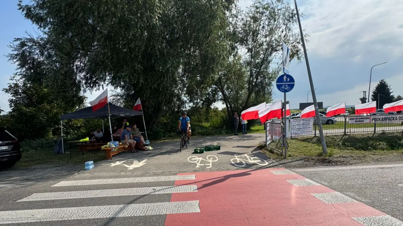Поляки зняли блокування на кордоні біля ПП "Шегині"