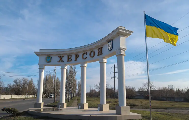 Війська РФ завдали ударів по двох районах Херсону: загинуло подружжя, є поранені