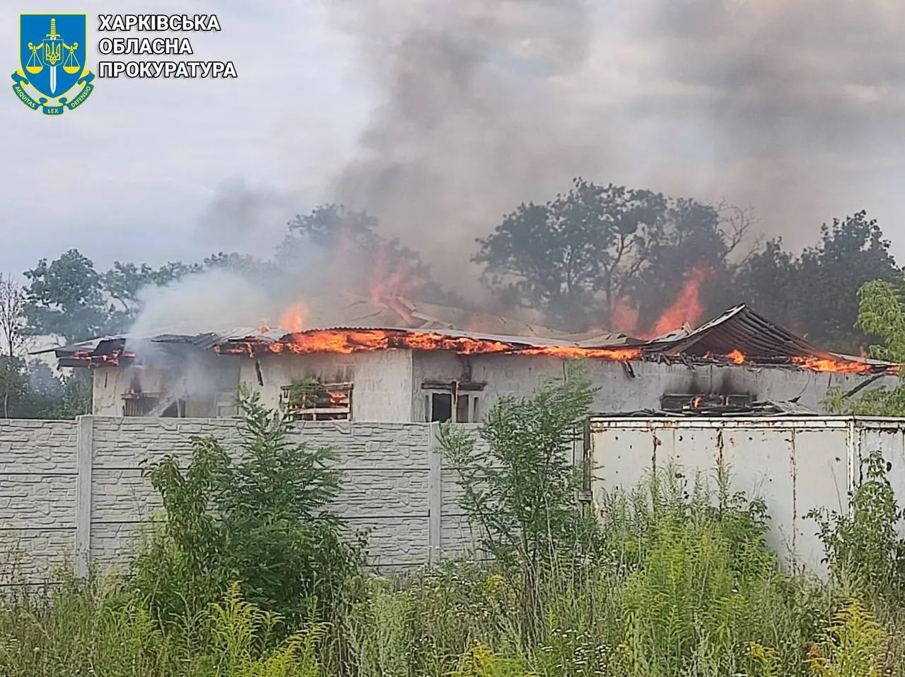 Двоє постраждалих у місті на Харківщині через удари російськими дронами