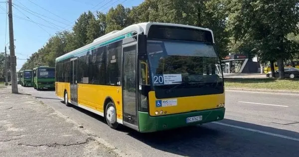 На маршрут №20 у Львові запустили низькопідлогові автобуси