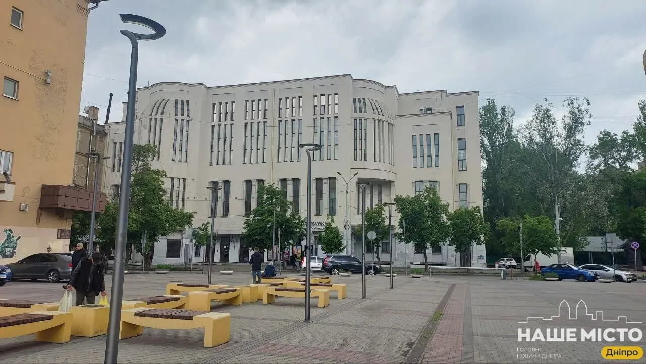 Диригент з Лондону та соліст з Гонконгу: філармонія Дніпра запрошує на відкриття сезону