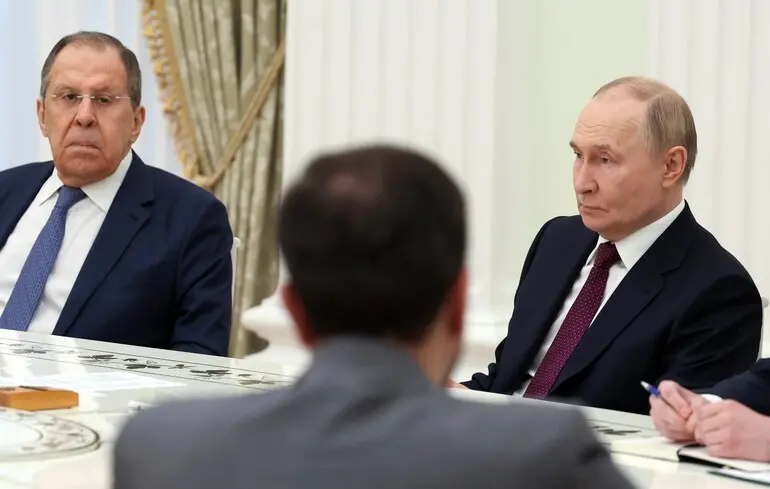 Москва не наполягає на офіційному статусі російської мови в Україні — Лавров