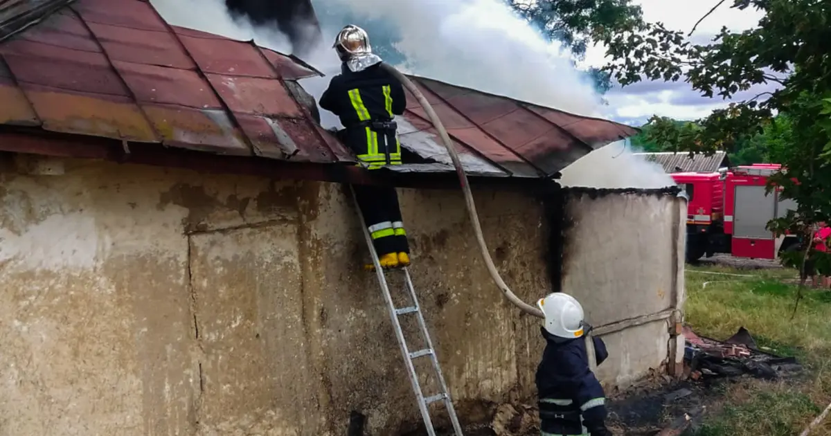 На Вінниччині загорілось понад 150 квадратних метрів відходів на сміттєзвалищі