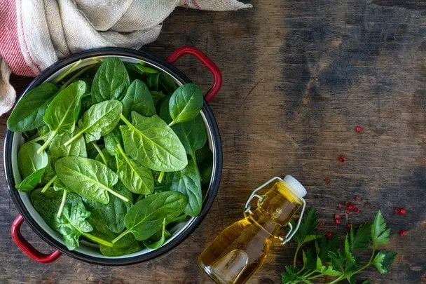 Цей зелений продукт найкраще спалює жир на животі: як схуднути без жорстких дієт