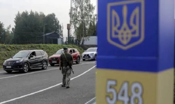 В'язниця або штраф до 170 тис. грн: покарання за спробу втечі з України можуть посилити