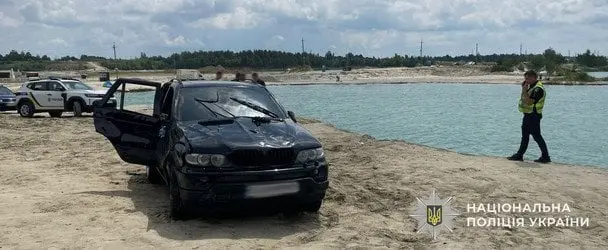 У Львівській області водій напідпитку втопив авто з людьми (фото)