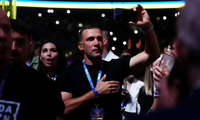 &quot;Спасибо, легенда&quot;: Шевченко поздравил Усика с победой над Дюбуа