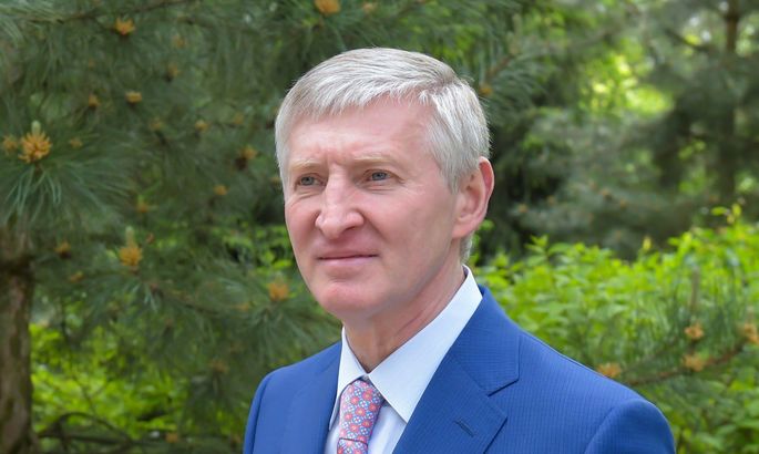 &quot;К сожалению, чемпионат в этом году мы завершаем с медалями не того цвета, к которому привыкли&quot;. Ахметов обратился к болельщикам в связи с днем рождения Шахтера