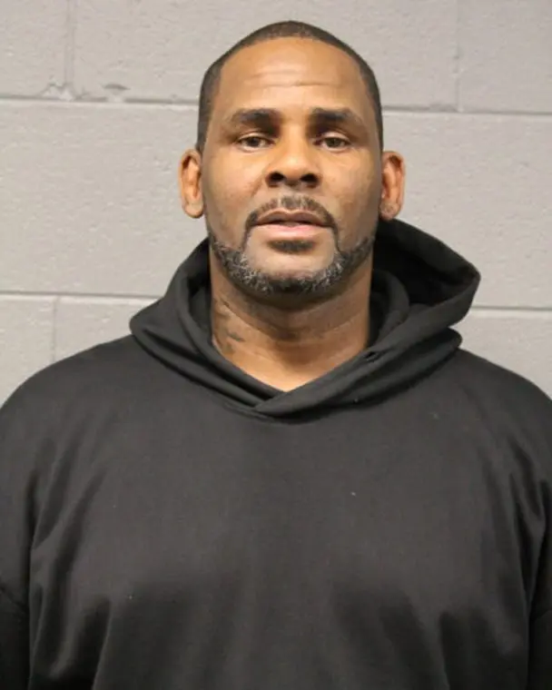 Ув'язнений на 30 років R. Kelly шокував заявою про спробу вбити його у в'язниці