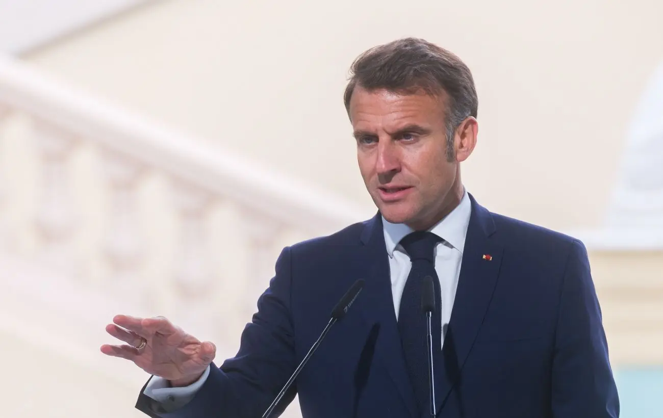 Макрон: ми готові тиснути санкціями, щоб повернути Путіна за стіл переговорів
