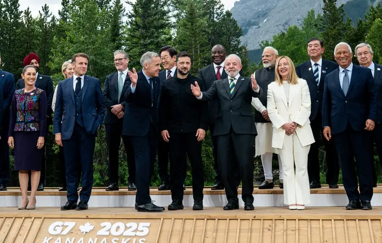 Лідери G7 продовжують саміт без Трампа