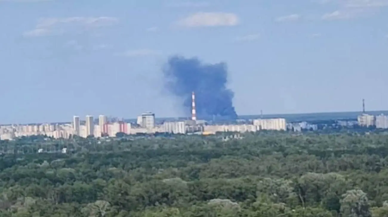 У Києві прогримів вибух в районі ТЕЦ-6, на лівому березі частково зникло світло