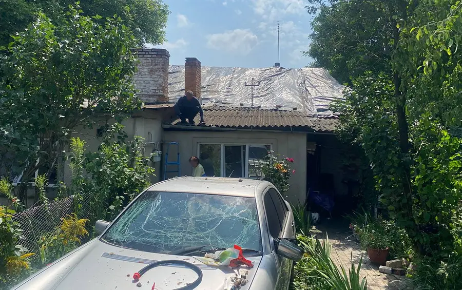 У Хмільнику внаслідок ворожої атаки пошкоджено будинки та авто