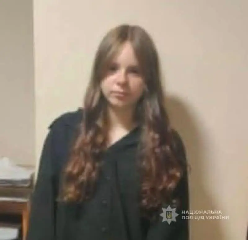 Пішла з дому та не повернулась: в Одесі розшукують зниклу дівчину (оновлено)