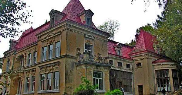 Ексголовний лікар на Львівщині уник покарання за зайво виплачені 800 тис. грн зарплати