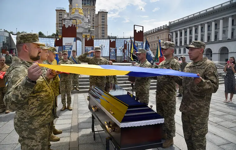У Києві попрощалися з капітаном ЗСУ Романом "Орликом" Орищенко — багаторічним активістом, пластуном та командиром 72-ї ОМБр