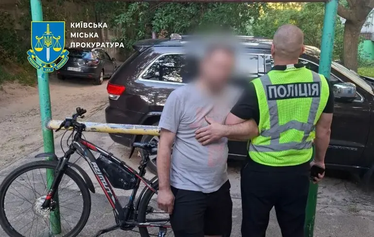 У Києві обстріляли автомобіль керівниці інструкторського відділу фонду "Повернись живим"