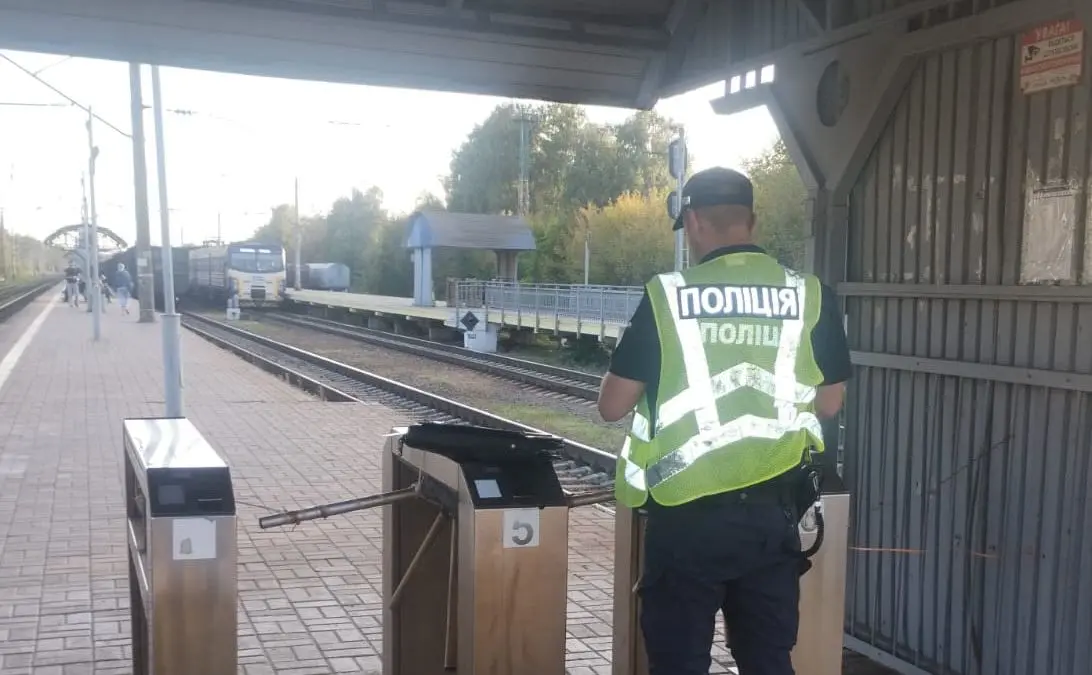 Поліція встановлює обставини травмування підлітка на станції «Київ-Волинський»