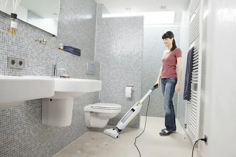 Відпустіть швабру! Чому ручний та миючий пилососи Karcher — ваші нові найкращі друзі для чистоти