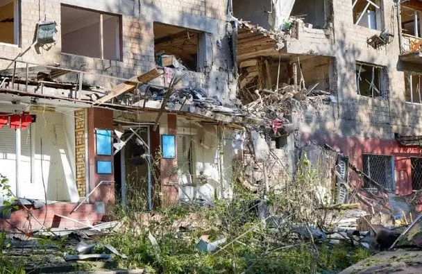 Як літня пара рятувалася від атаки РФ у Києві: щемливе фото