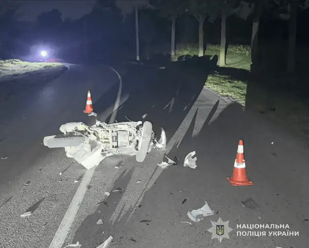 Моторошна ДТП з мотоциклом і бусом сталася на Львівщині: які наслідки (фото)
