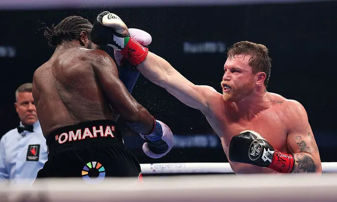 Кроуфорд – Альварес: ​​Статистика ударов от Compubox