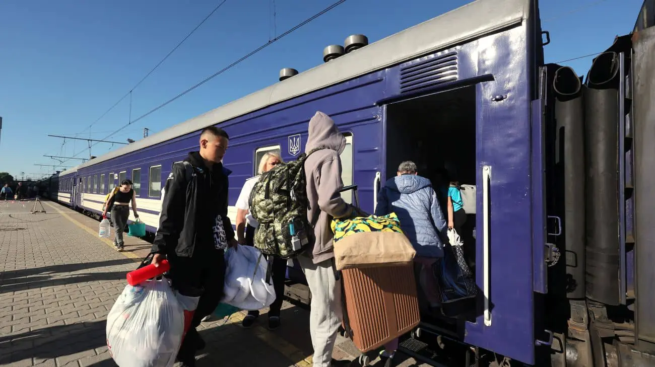 Через негоду на Харківщині затримується низка поїздів