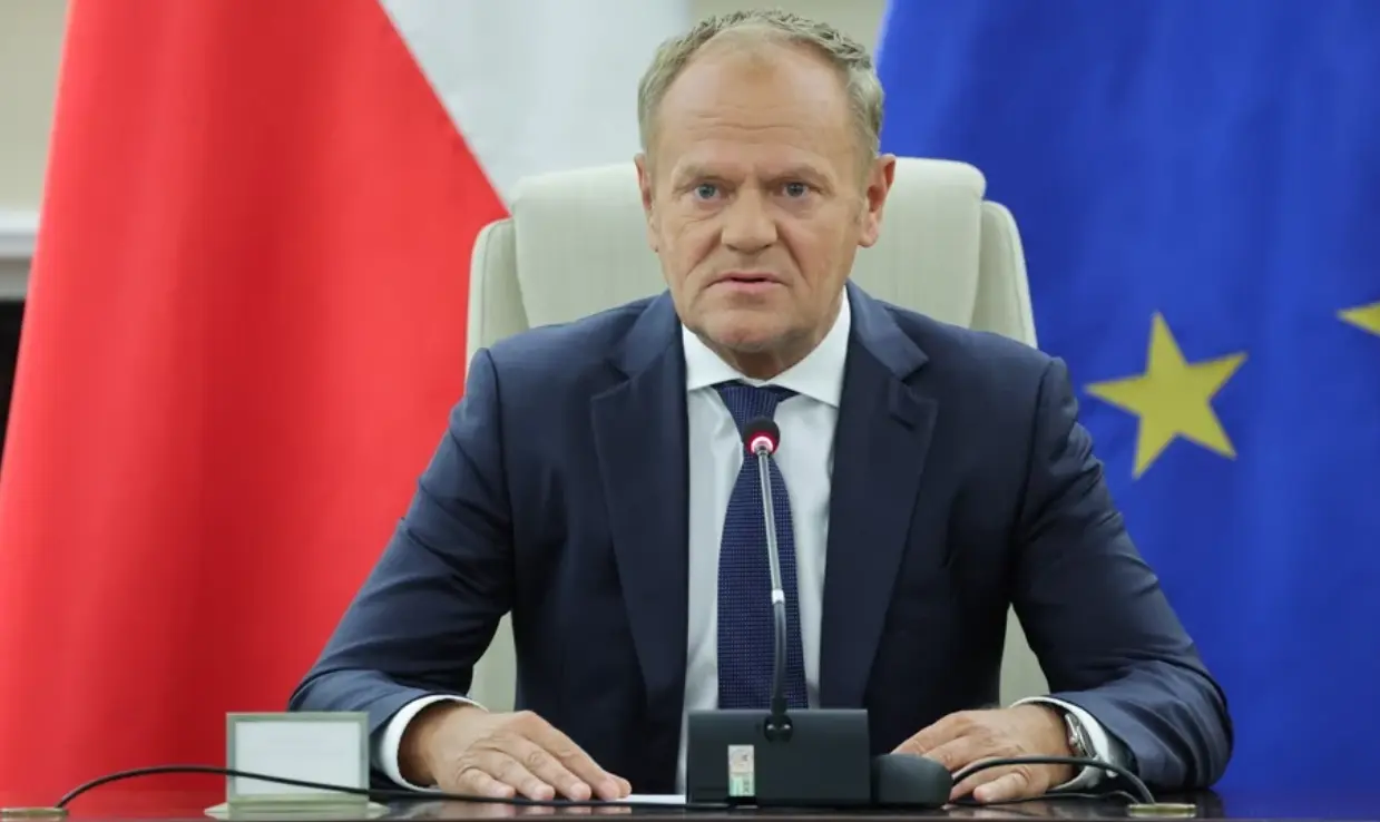 Туск: дрони вперше порушили повітряний простір Польщі з території Білорусі