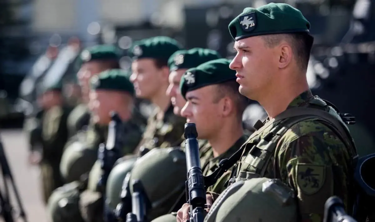 У Литві фіксують суттєве збільшення охочих добровільно пройти військову службу