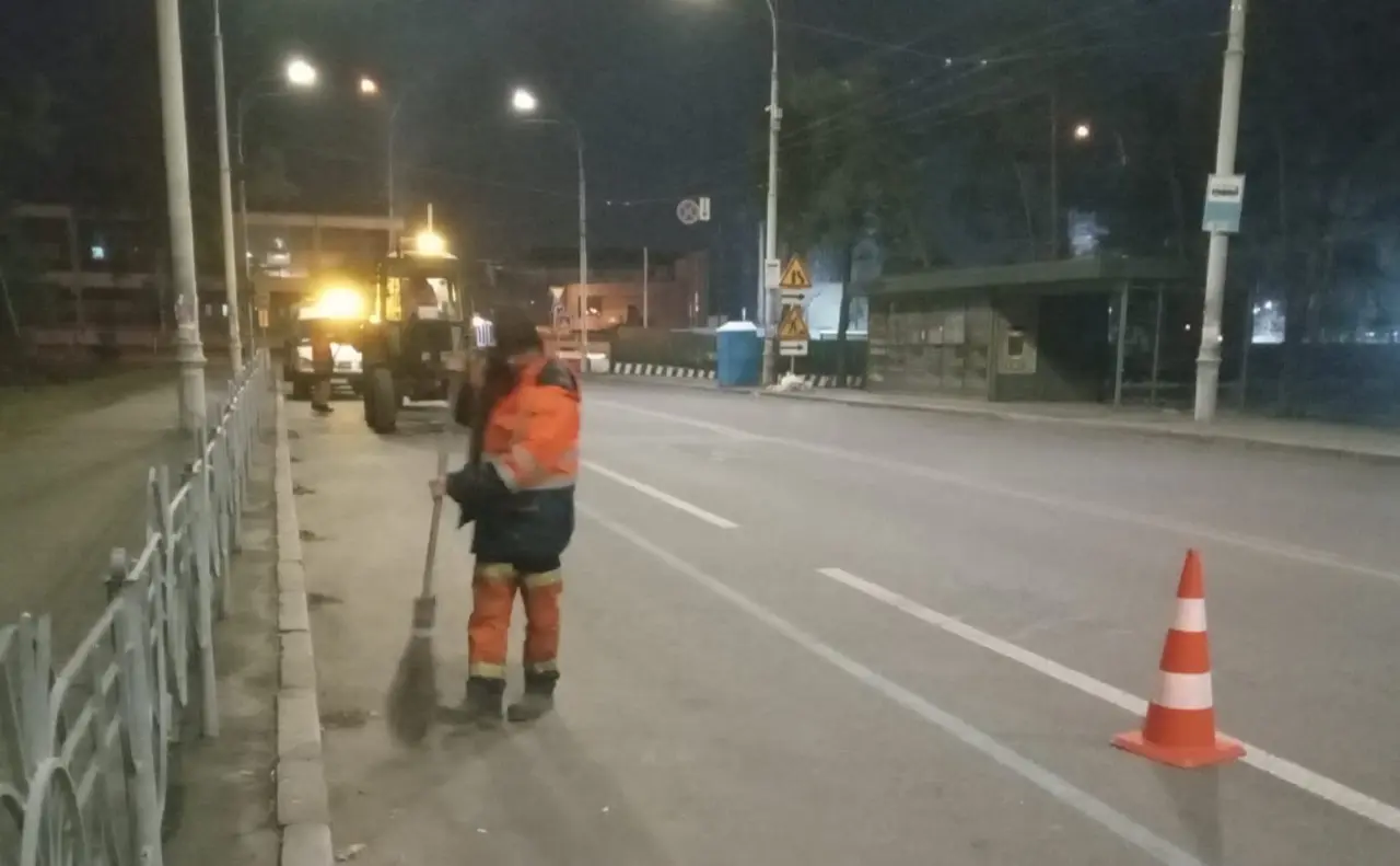 У Києві щоночі працюють десятки бригад дорожників і спецтехніка