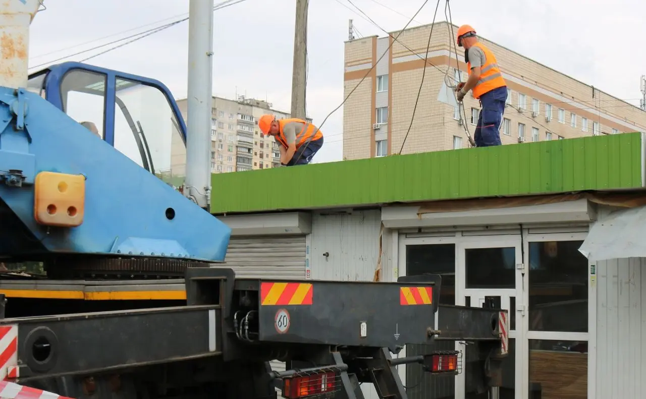 У Києві за липень демонтовано майже 400 елементів благоустрою