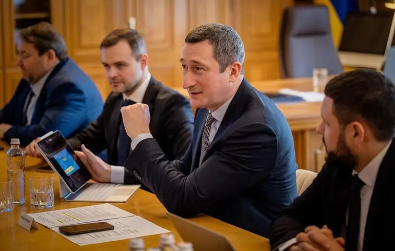 За міністра Чернишова внесли 120 млн грн застави у справі про зловживання службовим становищем