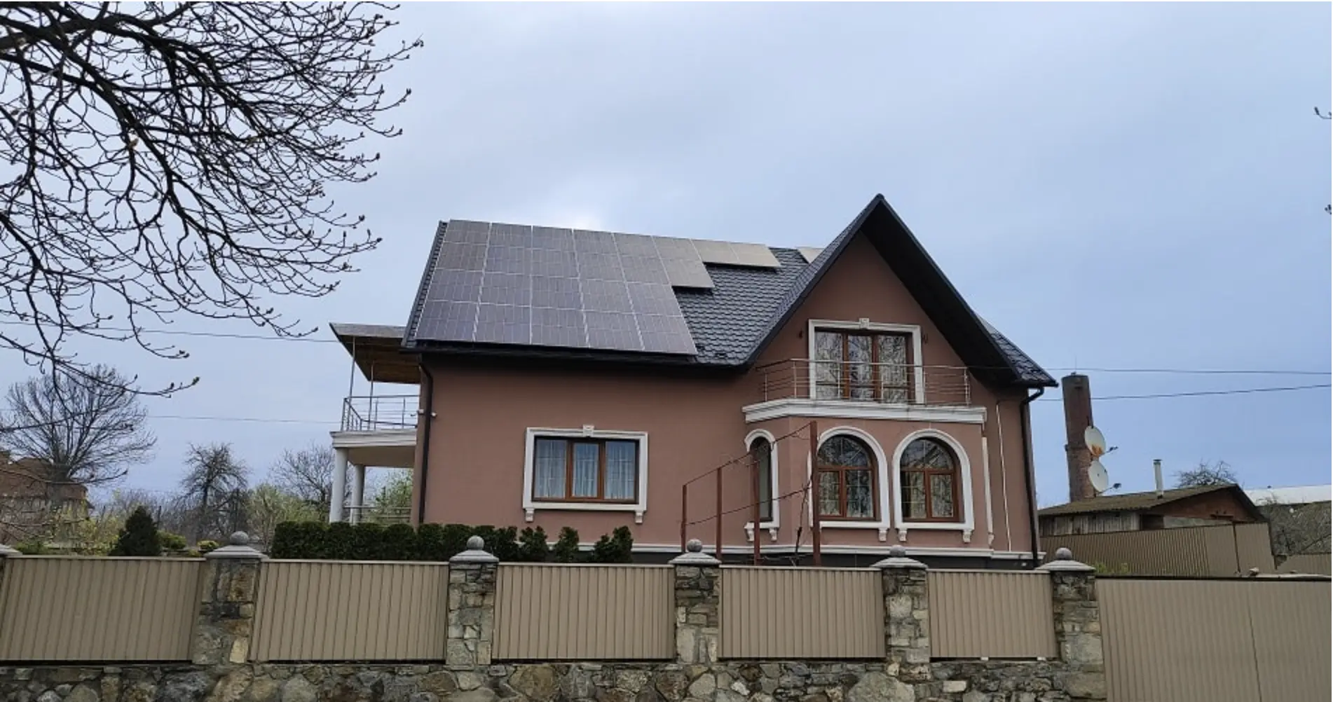 Сонячні електростанції на 15 кВт від компанії Ксолар – ефективне рішення для вашого дому