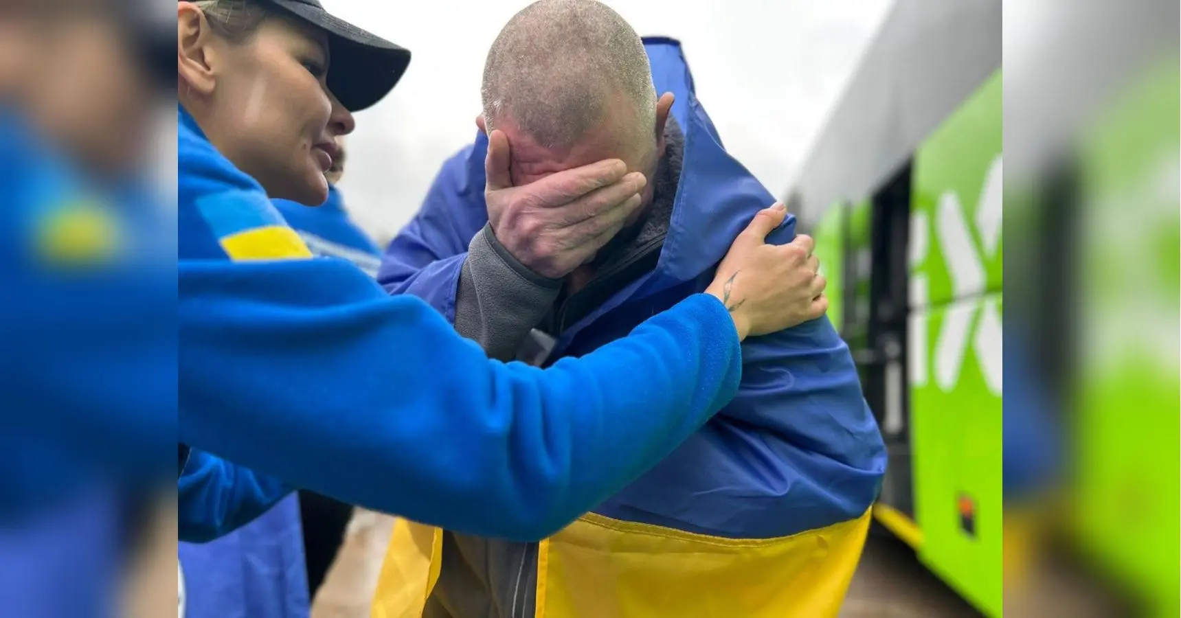 Живі — вдома: ще 205 українців вирвали з лап російського полону (фото, відео)