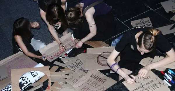 Картон для революції. Гасла львів'ян під час чотирьох днів протестів
