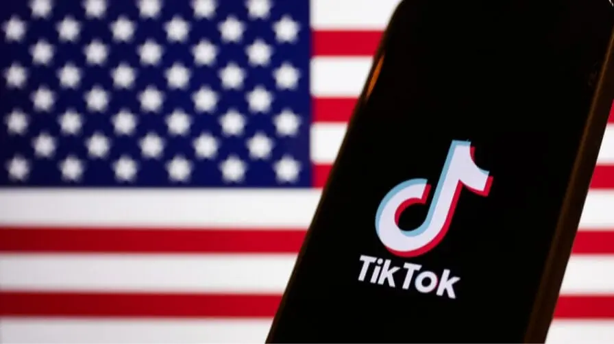Трамп змінив курс та погрожує заблокувати TikTok у США, якщо Китай не погодить продаж сервісу