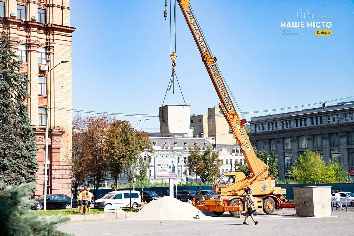 Європейський підхід до чистоти: у Дніпрі встановлюють сучасні підземні контейнери для сміття