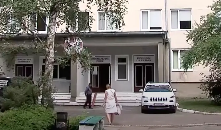 У Чернівцях скасували скорочення працівників в пологовому на Рівненській