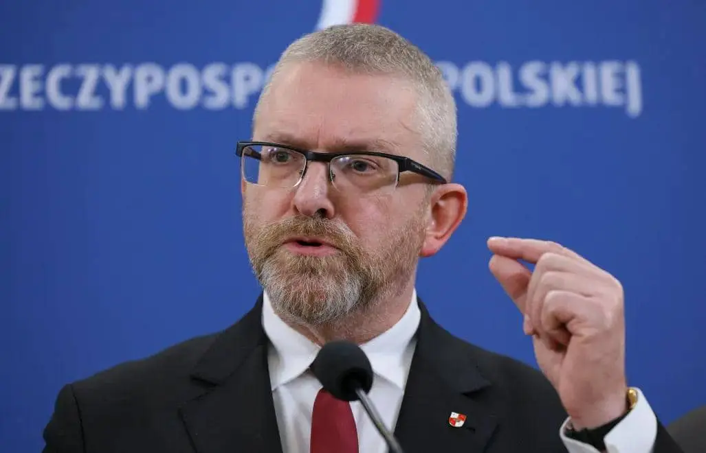 Одіозному євродепутату з Польщі оголосили фінальні звинувачення в низці злочинів