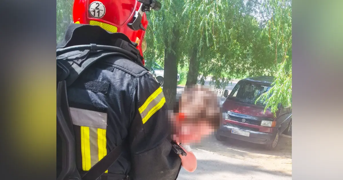У Вінниці сьогодні “надзвичайники” під час пожежі врятували дитину